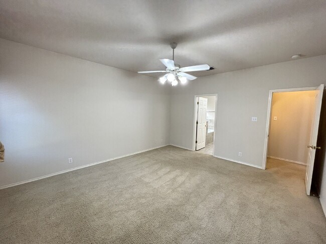Building Photo - 5 Bedrooms house at Roger Ranch ready to m...
