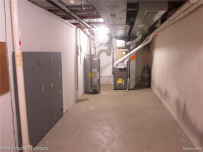 Building Photo - 4250 Breckenridge Dr