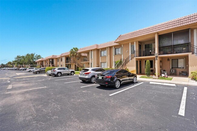 Building Photo - 197 Lakeview Dr