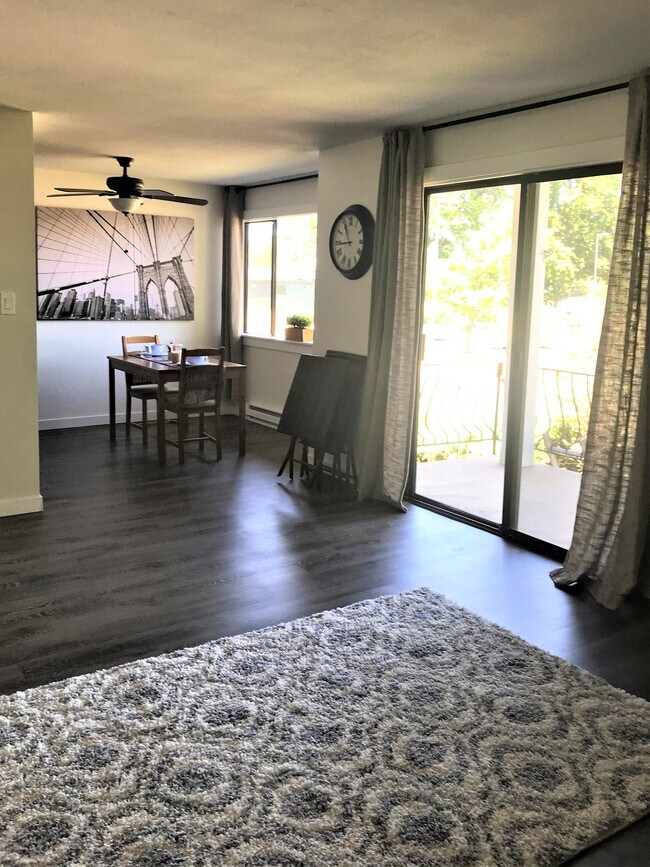 Building Photo - 1366 Orleans St