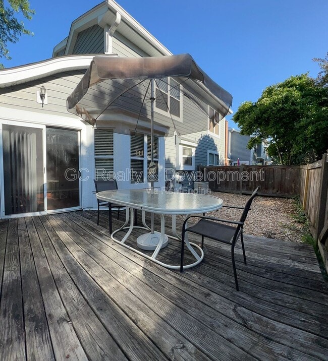 Building Photo - 45 White Pine Dr