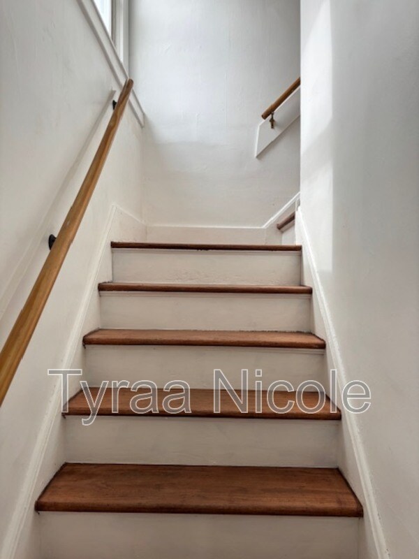 Building Photo - 15353 Lauder St