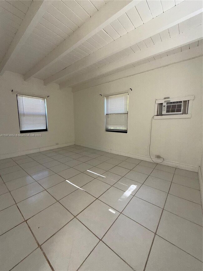 Building Photo - 1503 NE 128th St