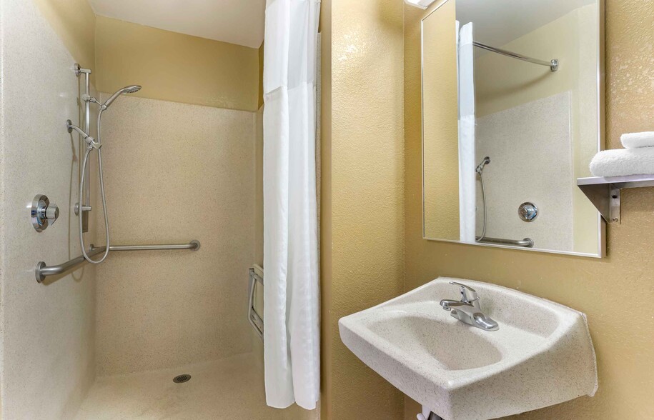 Building Photo - Furnished Studio-Livermore - Airway Blvd.