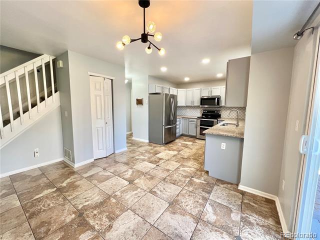 Building Photo - 4927 Tarcoola Ln