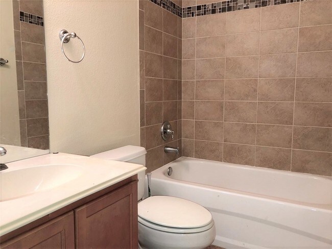 Building Photo - 352 King Elder Ln