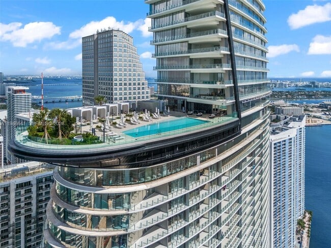 Building Photo - 300 Biscayne Blvd Way