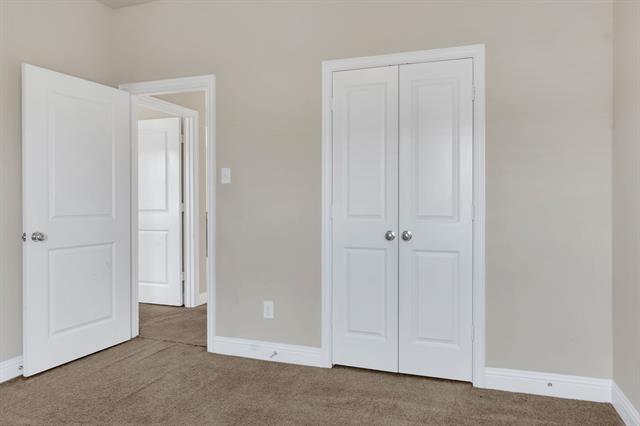 Building Photo - 910 Estelle Dr