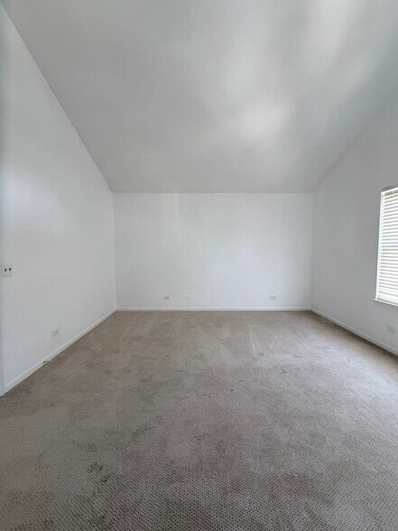 Building Photo - 94 Stevens Dr