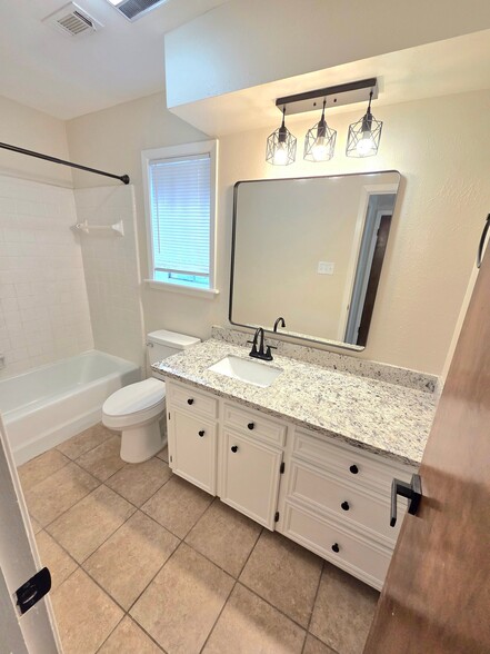 Building Photo - 2702 Apple Creek Cir