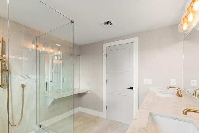 Building Photo - 308 Newton St