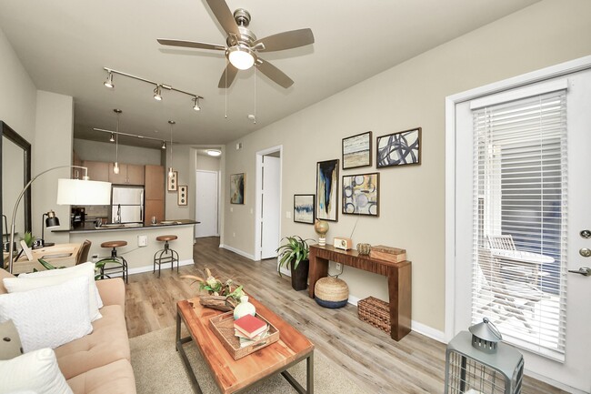 Building Photo - 5455 Richmond Ave.