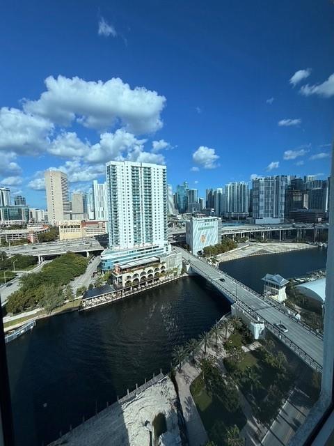 Building Photo - 10 SW South River Dr