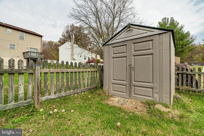 Building Photo - 9701 Grandhaven Ave