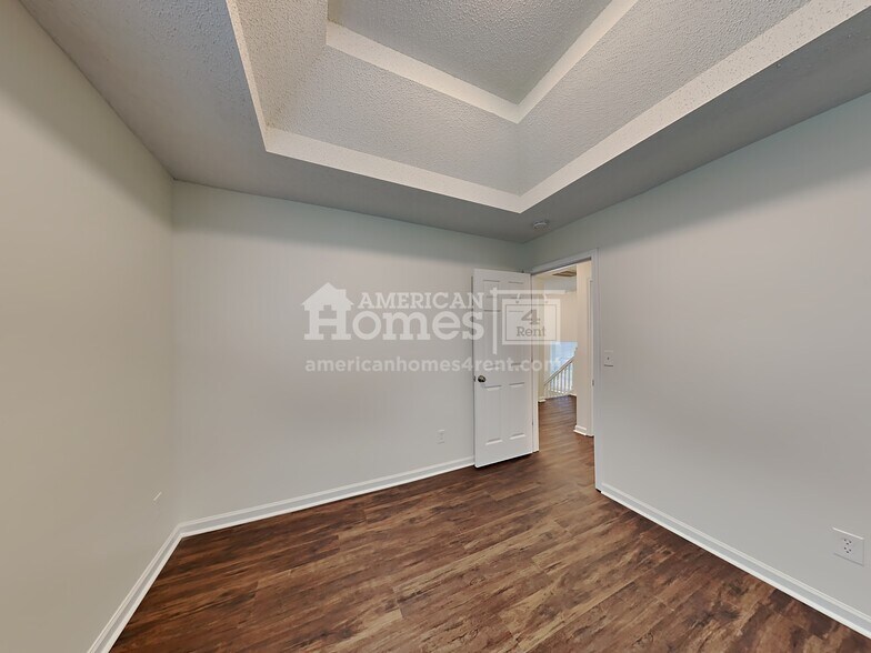 Building Photo - 915 Brisley Cir