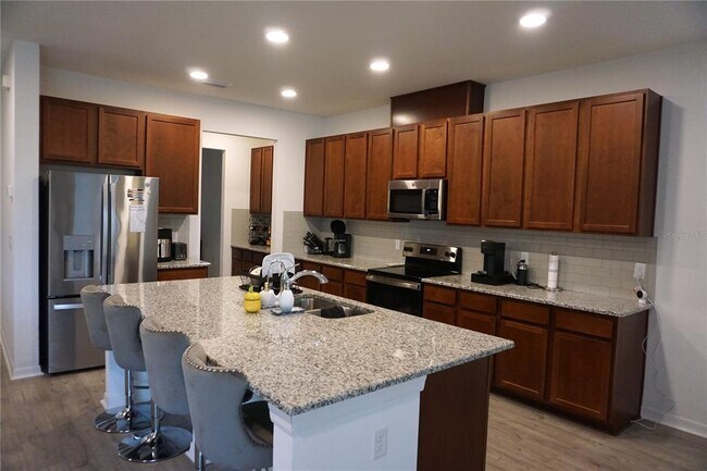 Building Photo - 5732 Newberry Pnes Ave