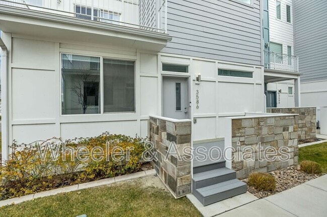 Building Photo - 3586 S Xenon Dr