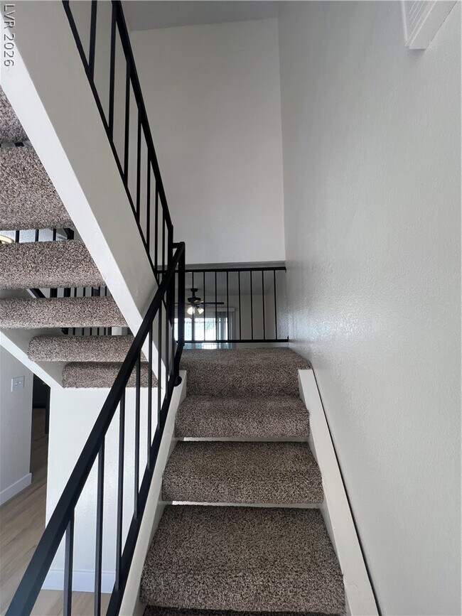 Building Photo - 3939 S Torrey Pines Dr