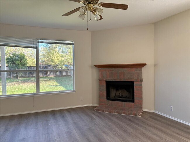 Building Photo - 14304 Sarah Ann Dr