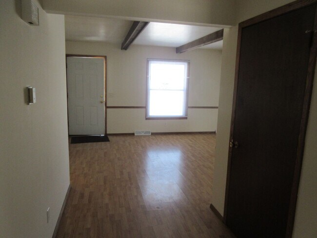 Building Photo - 132-134 S. Wright Rd.
