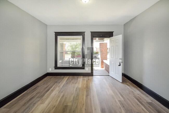 Building Photo - 119 N Euclid Ave