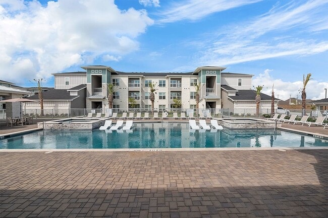 Building Photo - 3301 Gulf Fwy