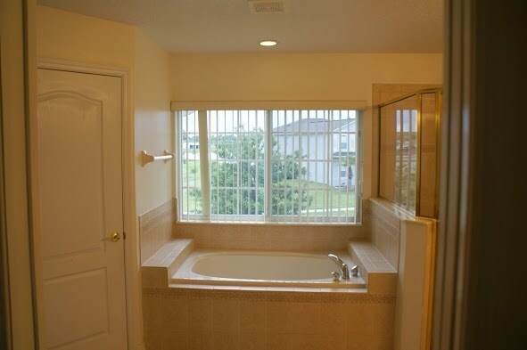 Building Photo - Beautiful & Spacious Home in Fells Cove
