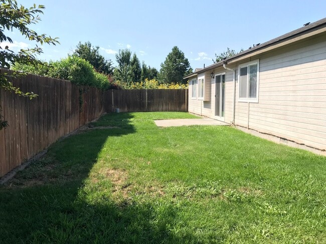 Building Photo - 2800 Fayette~Close to Park, Split Bedroom ...