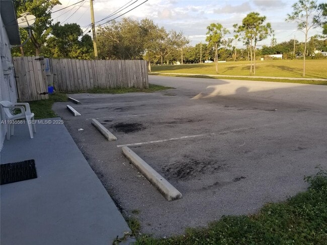 Building Photo - 1770 SW 44th Ave