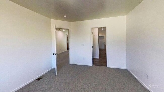 Building Photo - 361 W 400 S