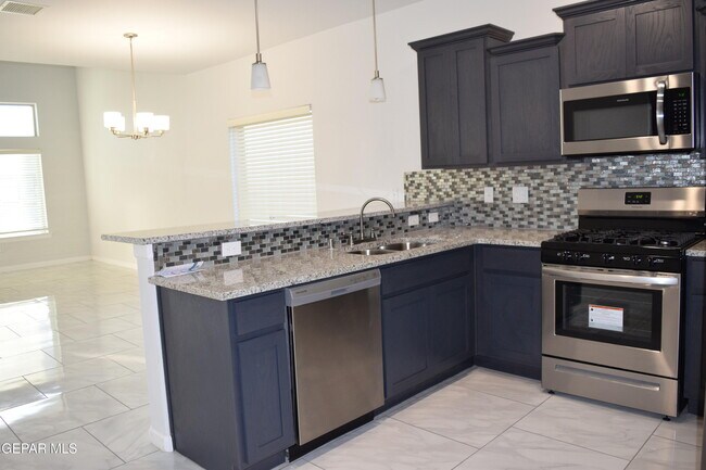 Building Photo - 1103 Nickel Hl Ave