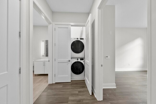 Building Photo - 121 34th St