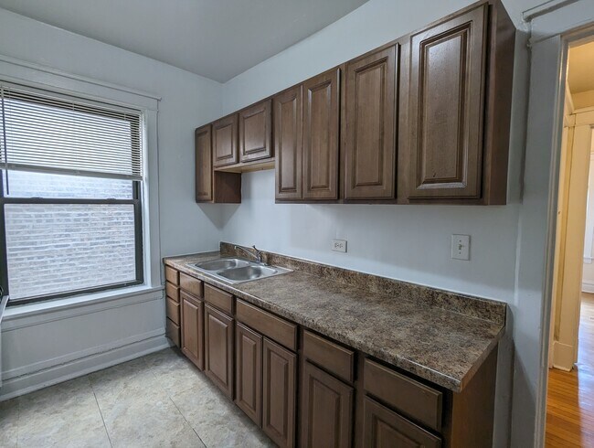 Building Photo - 2526 N Kedzie Blvd