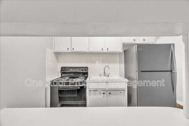 Building Photo - 646 N 31st St