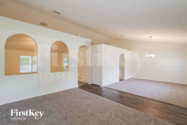 Building Photo - 12411 Glenn Hollow Dr