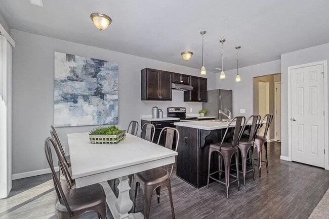 Building Photo - Wonderful Newer Condo for Lease