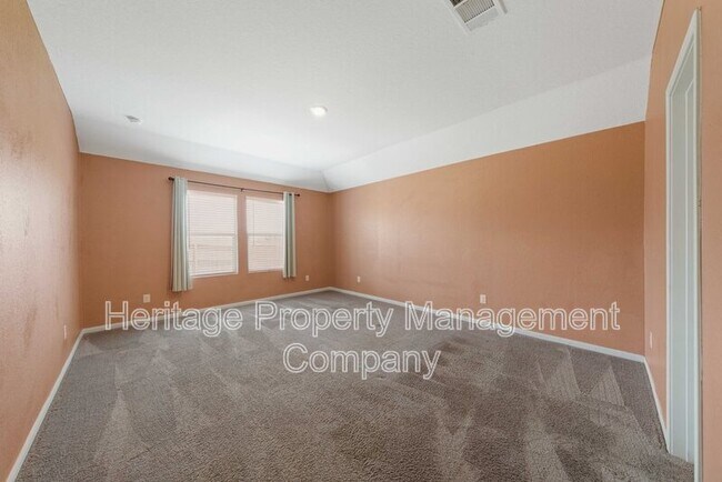 Building Photo - 2700 Coral Vly