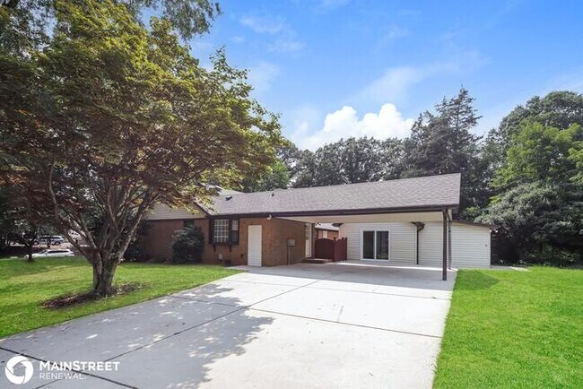 Building Photo - 23 HOLLY CREST CT, GREENSBORO, NC 27410