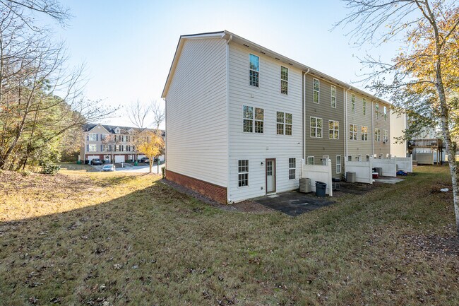 Building Photo - 6246 Redan Overlook
