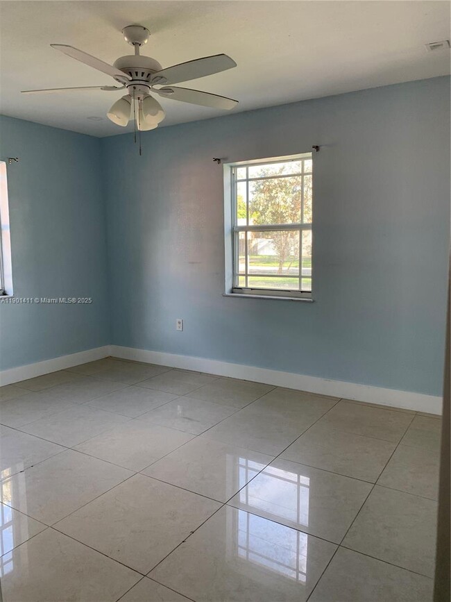 Building Photo - 7331 SW 16th St