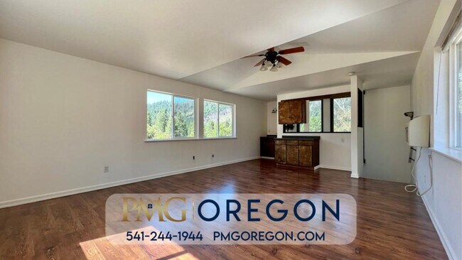 Building Photo - 4323 Galice Rd