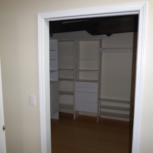 Building Photo - 44 Broadway