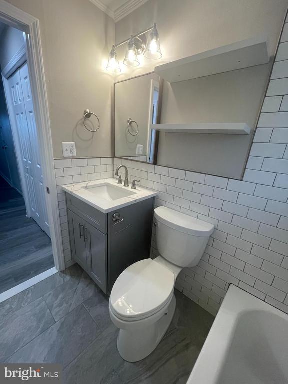 Building Photo - 110 N College Dr