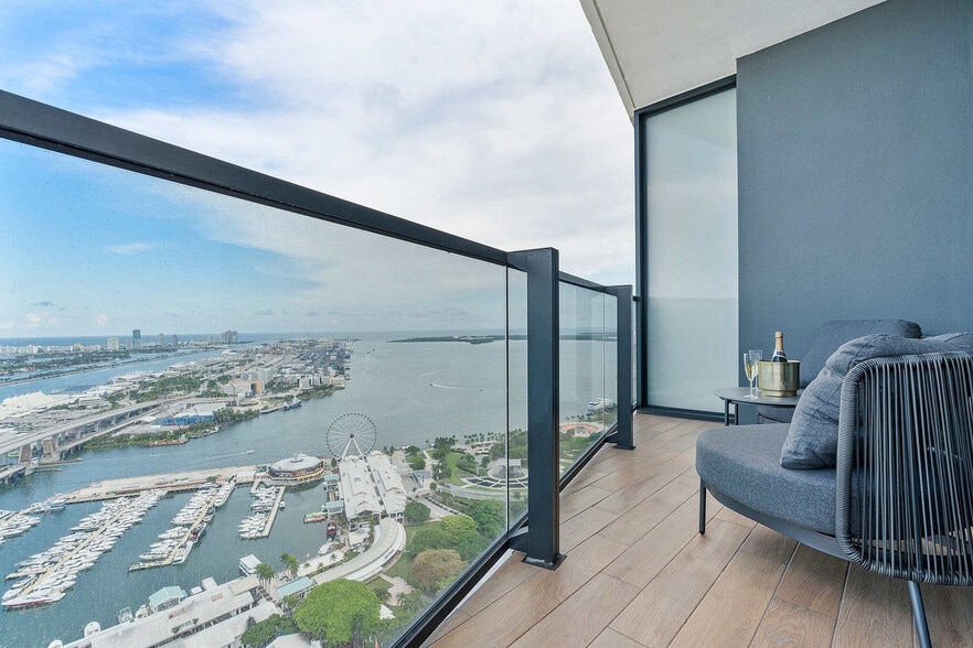 Building Photo - 398 NE 5th St