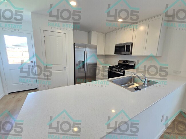 Building Photo - 20412 Deer Creek Dr