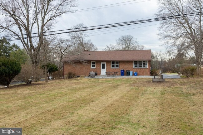 Building Photo - 3317 Coventry Ct Dr