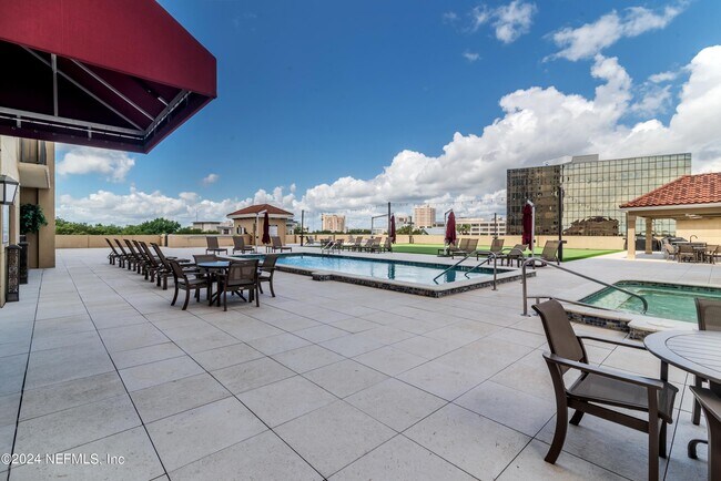 Building Photo - 1478 Riverplace Blvd