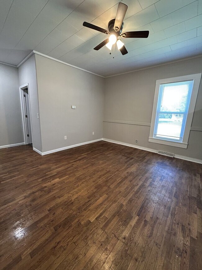 Building Photo - Nice 4BR/2BA Home on Large Corner Lot
