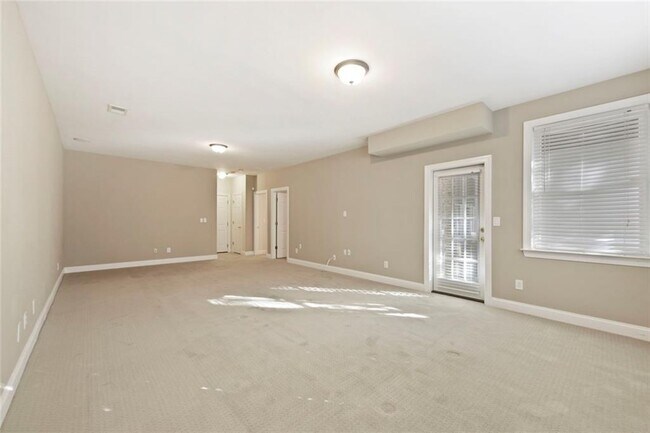 Building Photo - 5826 Riverstone Cir