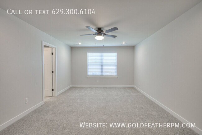 Building Photo - 2009 Walnut Ln